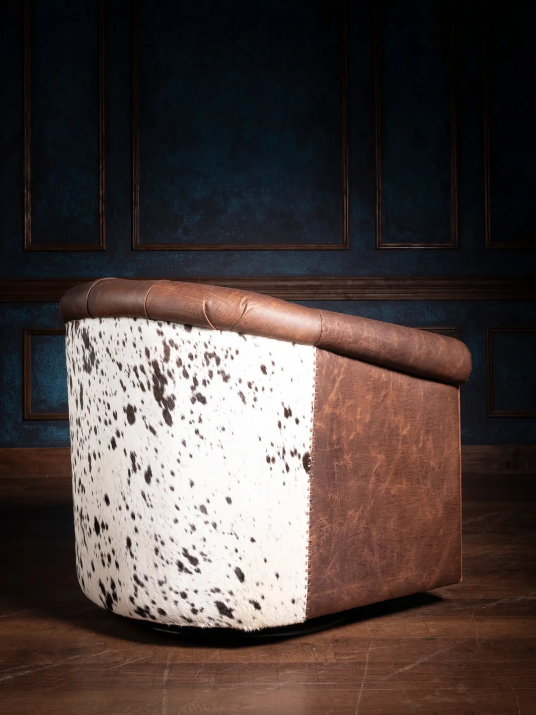 Bison Ridge Leather Swivel Chair