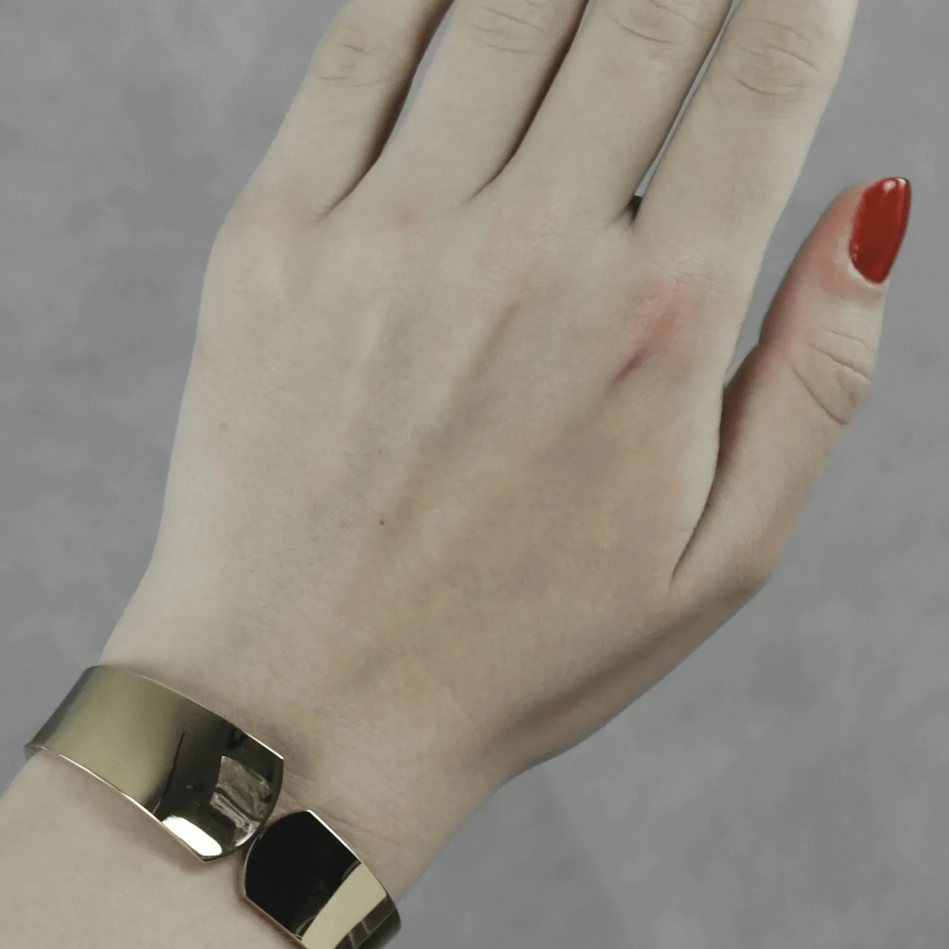 Courage Waterproof Minimalistic Statement Bangle Bracelet Silver Plating