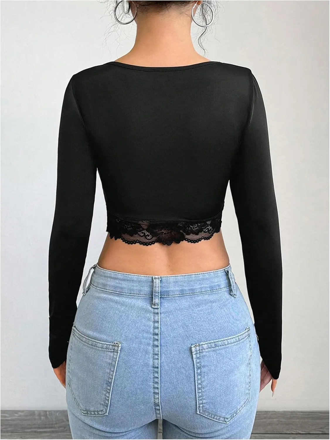 Floerns Women's Contrast Lace Ruched V Neck Long Sleeve Crop Tops Tee Shirts