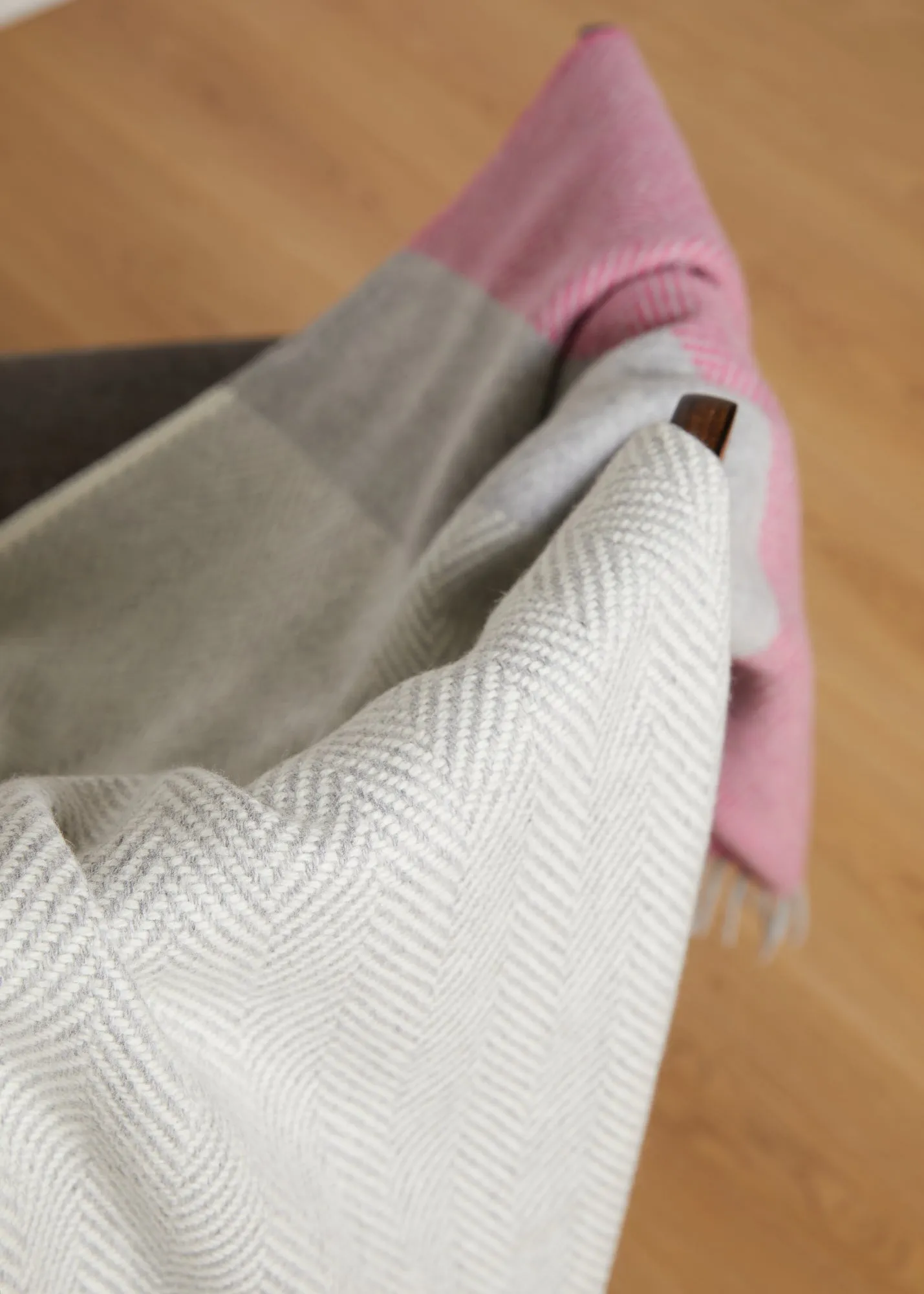 Foxford Lily Cashmere and Lambswool Throw