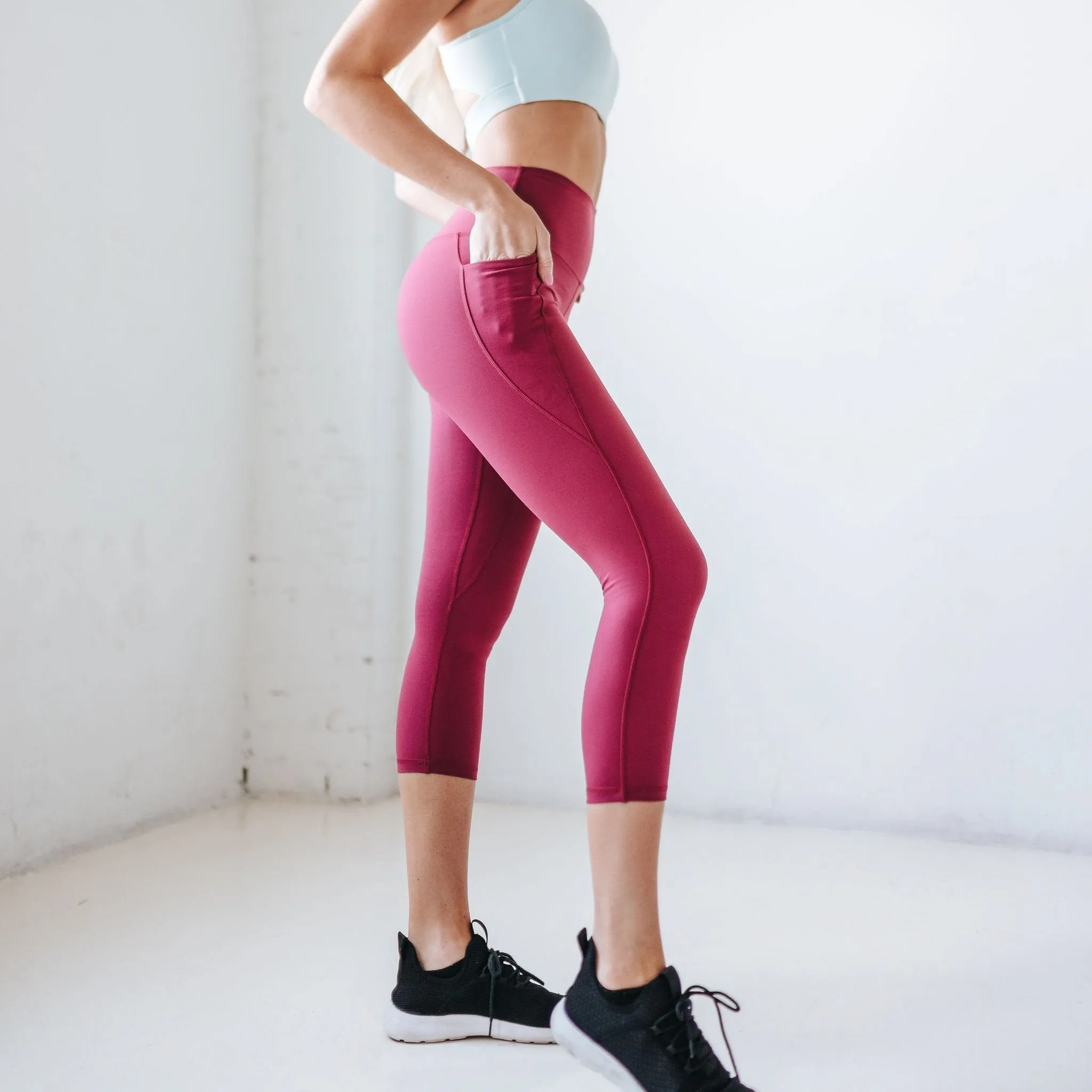 Shakti 7/8 Capris - Merlot