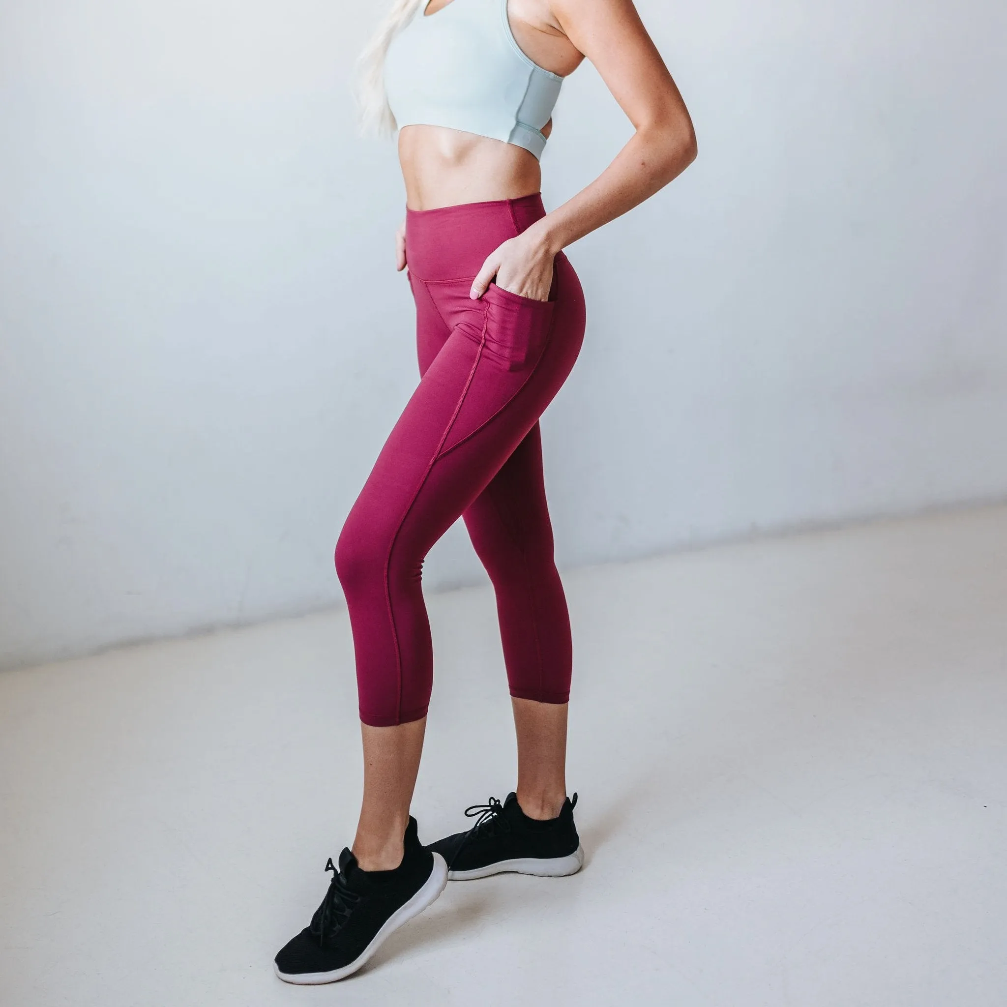 Shakti 7/8 Capris - Merlot