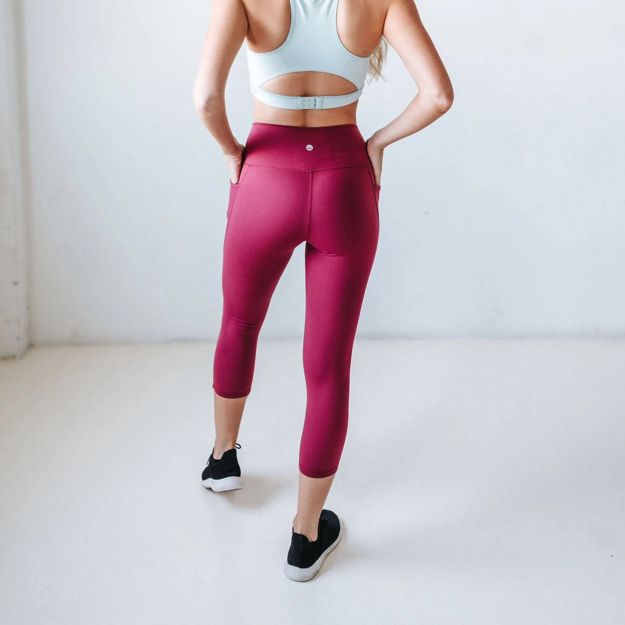 Shakti 7/8 Capris - Merlot